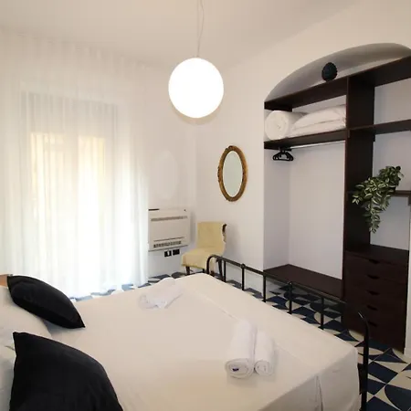 C'est La Vie Apartment *
