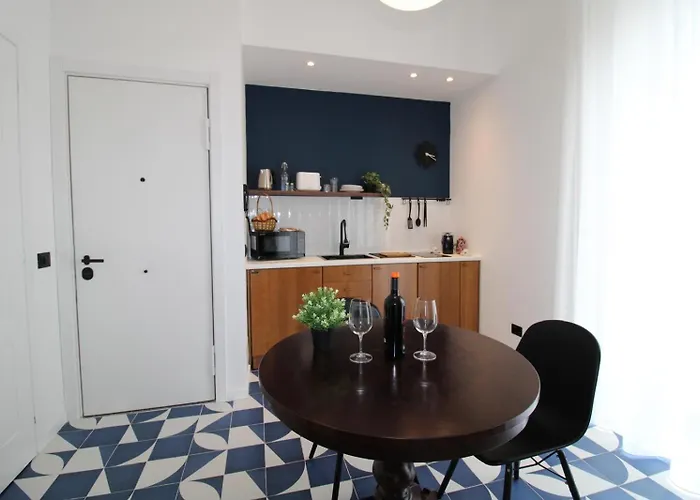 C'est La Vie Apartment